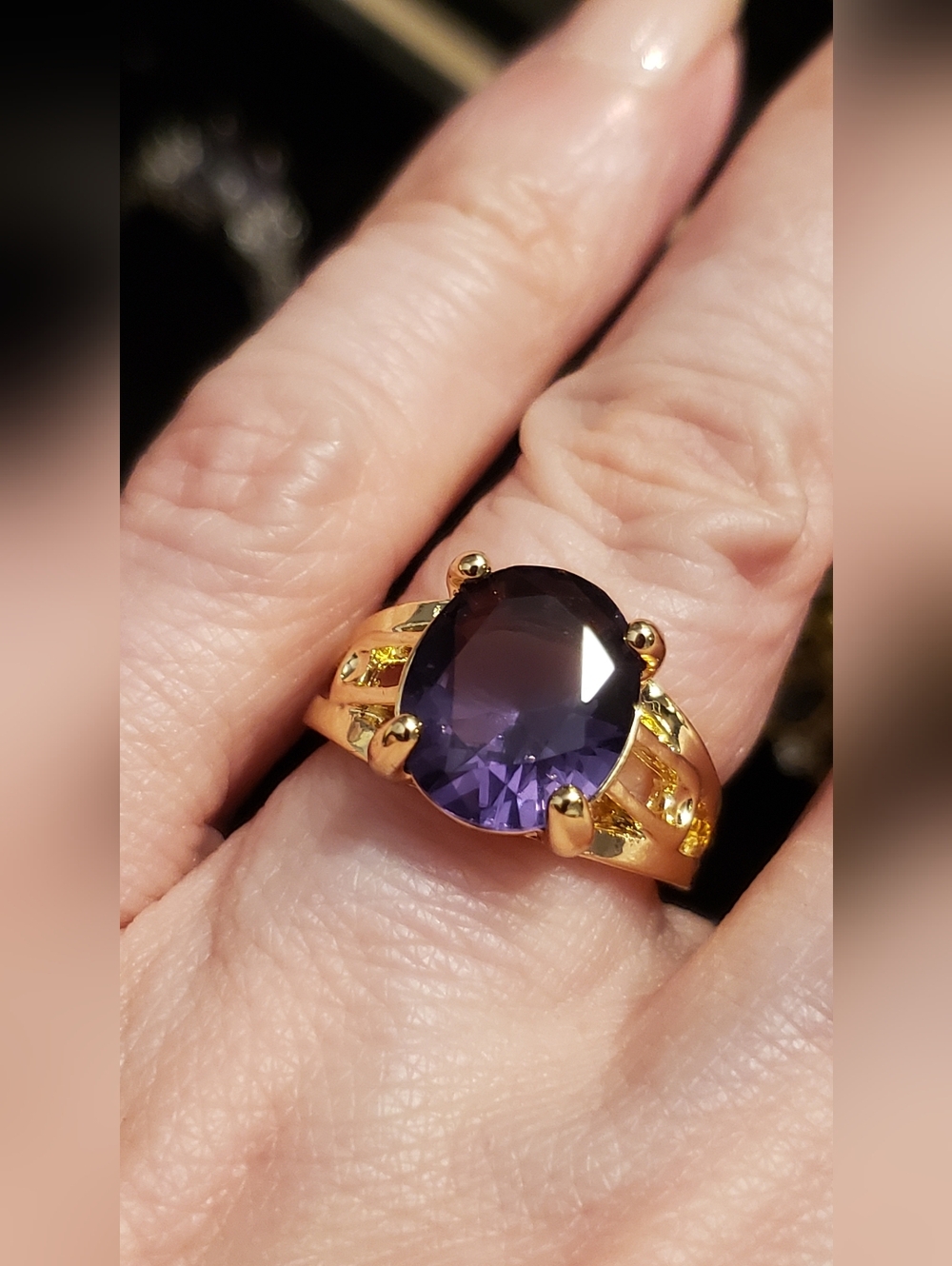 NEW Amethyst Purple Gold Tone, Sz 6 Deep Purple Large Oval Faceted, Fashion Ring